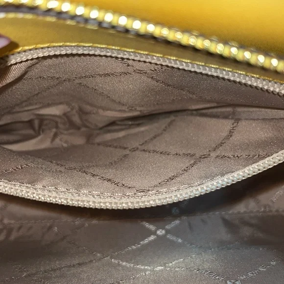 NWT Michael Kors ‘Sheila’ Small Center Zip Non-Leather Satchel - Picture 12 of 14